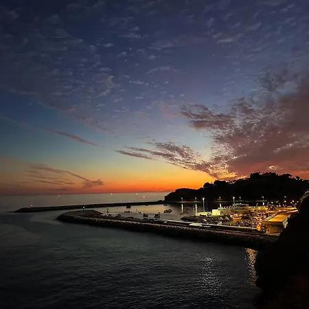 別荘 Charming Algarvianoceanfront Townhouse By Becherish アルブフェイラ