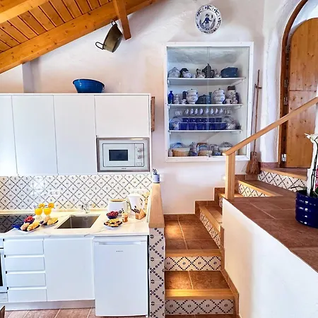 Charming Algarvianoceanfront Townhouse By Becherish Nyaraló