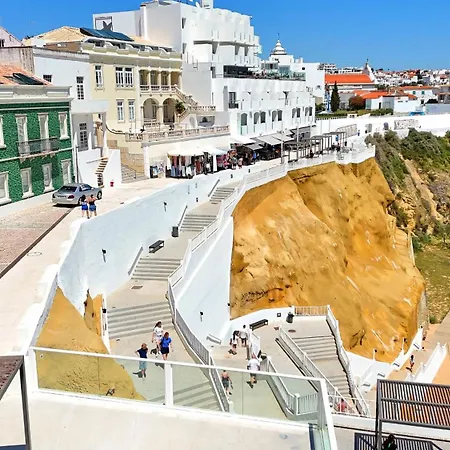 Dom wakacyjny Charming Algarvianoceanfront Townhouse By Becherish *