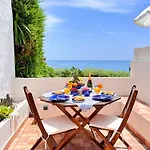 Сasa de vacaciones Charming Algarvianoceanfront Townhouse By Becherish *